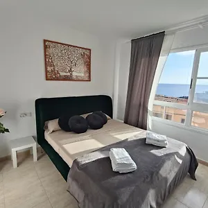 https://apartamento-familiar-arcoiris-primera-lnea-de-la-playa.in-canary-islands.com